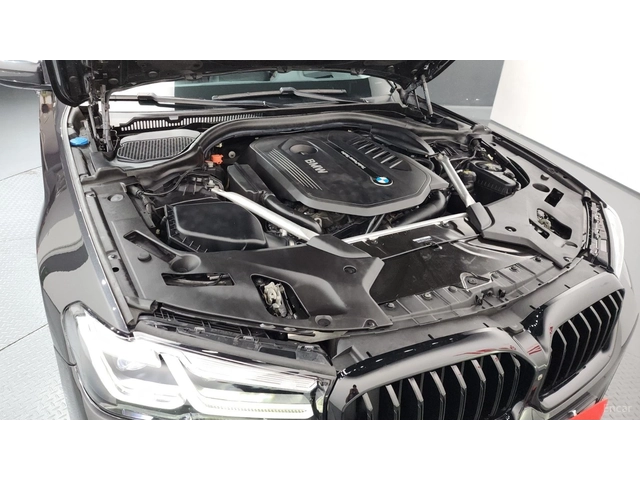 BMW 540 M* ОБДУХВАНЕ* ПОДГРЕВ* ДИСТРОНИК* 360 КАМЕРА* - автомобили, коли, обяви за нови и употребявани 4