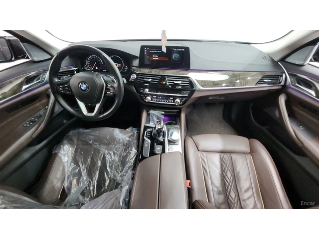 BMW 540 M* ОБДУХВАНЕ* ПОДГРЕВ* ДИСТРОНИК* 360 КАМЕРА* - автомобили, коли, обяви за нови и употребявани 5