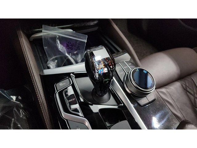 BMW 540 M* ОБДУХВАНЕ* ПОДГРЕВ* ДИСТРОНИК* 360 КАМЕРА* - автомобили, коли, обяви за нови и употребявани 7