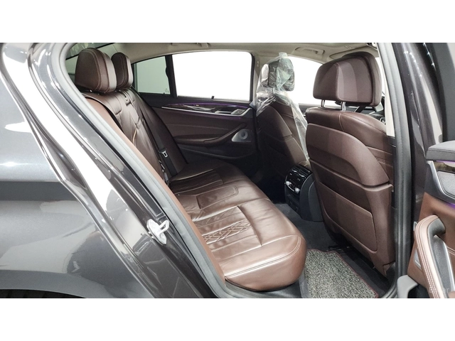 BMW 540 M* ОБДУХВАНЕ* ПОДГРЕВ* ДИСТРОНИК* 360 КАМЕРА* - автомобили, коли, обяви за нови и употребявани 9