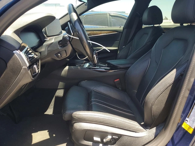 BMW 540 ПОДГРЕВ* ОБДУХВАНЕ* HARMAN* KARDON* 360* HUD* - автомобили, коли, обяви за нови и употребявани 7