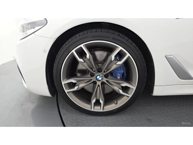 BMW 540 xDrive* M PACK* 360* HUD* DISTRO* H/K* ОБДУХВАНЕ - автомобили, коли, обяви за нови и употребявани 2