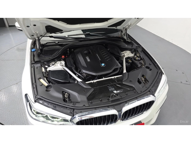 BMW 540 xDrive* M PACK* 360* HUD* DISTRO* H/K* ОБДУХВАНЕ - автомобили, коли, обяви за нови и употребявани 3