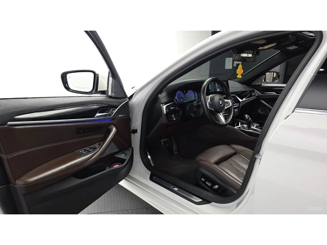 BMW 540 xDrive* M PACK* 360* HUD* DISTRO* H/K* ОБДУХВАНЕ - автомобили, коли, обяви за нови и употребявани 7