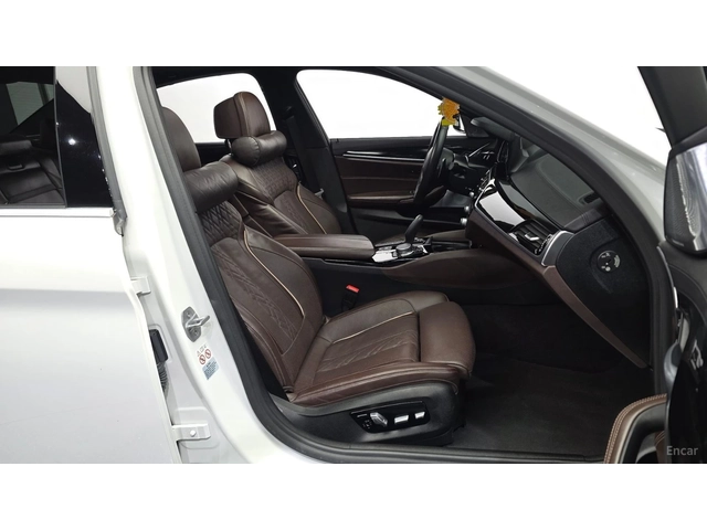 BMW 540 xDrive* M PACK* 360* HUD* DISTRO* H/K* ОБДУХВАНЕ - автомобили, коли, обяви за нови и употребявани 8