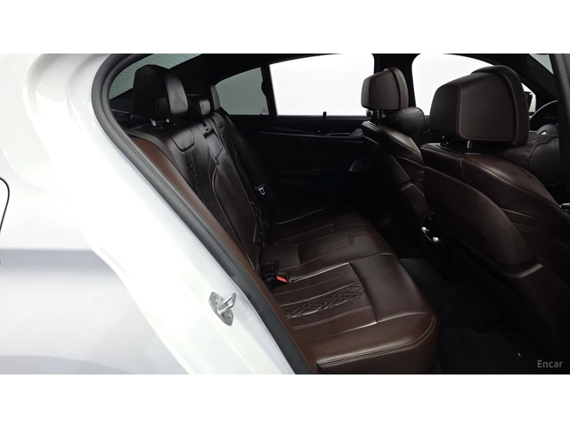 BMW 540 xDrive* M PACK* 360* HUD* DISTRO* H/K* ОБДУХВАНЕ - автомобили, коли, обяви за нови и употребявани 9