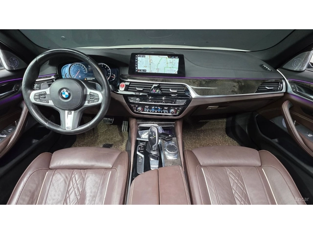 BMW 540 xDrive* M PACK* 360* HUD* DISTRO* H/K - автомобили, коли, обяви за нови и употребявани 2