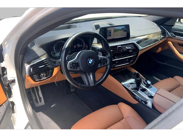 BMW 540 xDrive* M PACK* 360* HUD* DISTRO* H/K* ОБДУХВАНЕ - автомобили, коли, обяви за нови и употребявани 1