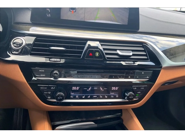 BMW 540 xDrive* M PACK* 360* HUD* DISTRO* H/K* ОБДУХВАНЕ - автомобили, коли, обяви за нови и употребявани 3