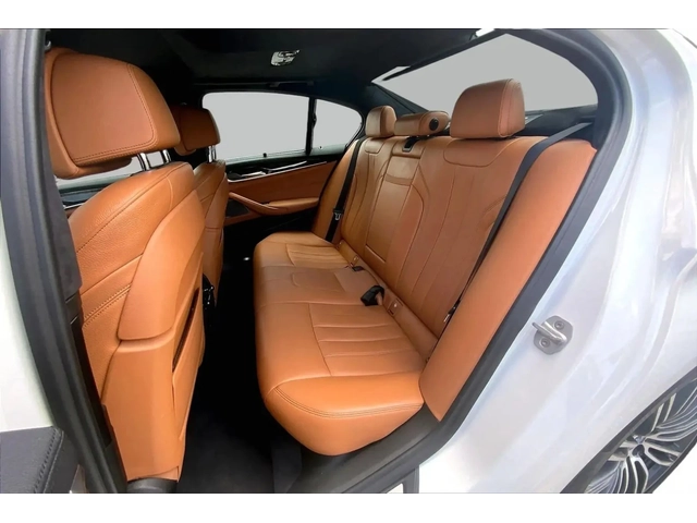 BMW 540 xDrive* M PACK* 360* HUD* DISTRO* H/K* ОБДУХВАНЕ - автомобили, коли, обяви за нови и употребявани 6