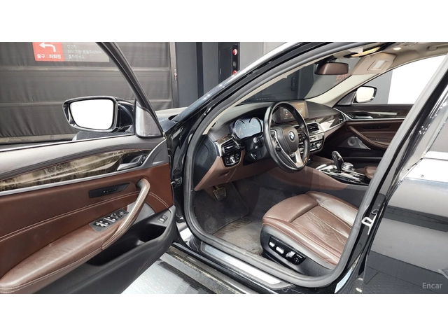 BMW 540 XDRIVE* LUXURI P* КОЖА* ОБДУХВ* 360* ПАНО* HEAD UP - автомобили, коли, обяви за нови и употребявани 7