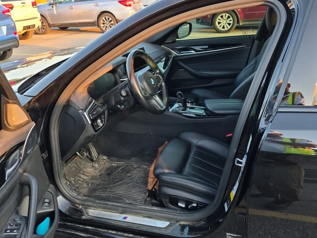 BMW 540 i xDrive - автомобили, коли, обяви за нови и употребявани 4