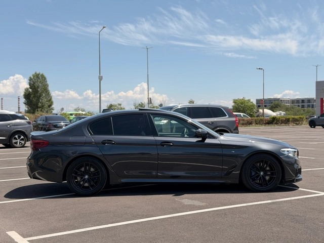 BMW 540 540I M-sport-FullЛизинг Уникредит по 320 евро - автомобили, коли, обяви за нови и употребявани 3