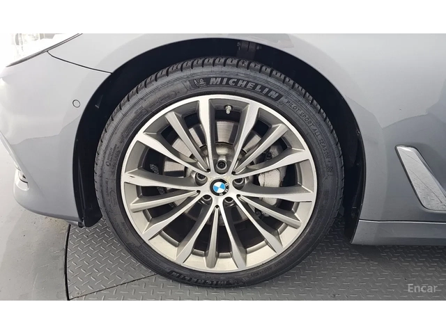 BMW 540 XDRIVE - автомобили, коли, обяви за нови и употребявани 2