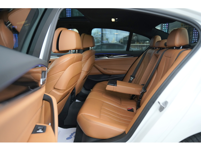 BMW 540d 540d xDrive M Package Shadow Line - автомобили, коли, обяви за нови и употребявани 12