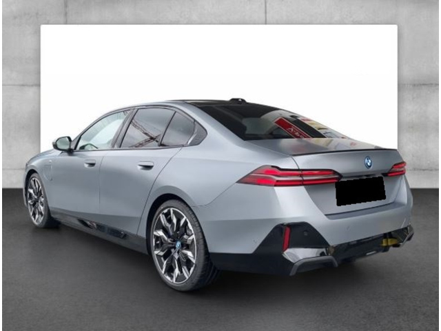 BMW 540d 540d xDrive M Sport - автомобили, коли, обяви за нови и употребявани 2