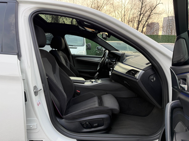 BMW 540d Xdrive 320hp Mpack Harman/Kardon ТОП - автомобили, коли, обяви за нови и употребявани 14