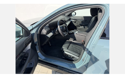 BMW 540d xDrive Touring - автомобили, коли, обяви за нови и употребявани 7