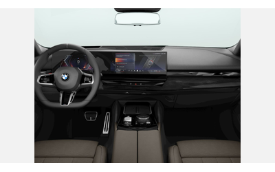 BMW 540d xDrive Touring - автомобили, коли, обяви за нови и употребявани 9