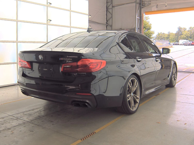 BMW 550 M550* МАСАЖ* 360* HEADUP* HARMAN* DISTRONIK* ОБДУХ - автомобили, коли, обяви за нови и употребявани 4