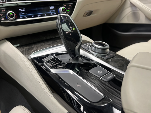 BMW 550 i xDrive M-pack HeadUp* 360* Подгрев - автомобили, коли, обяви за нови и употребявани 10