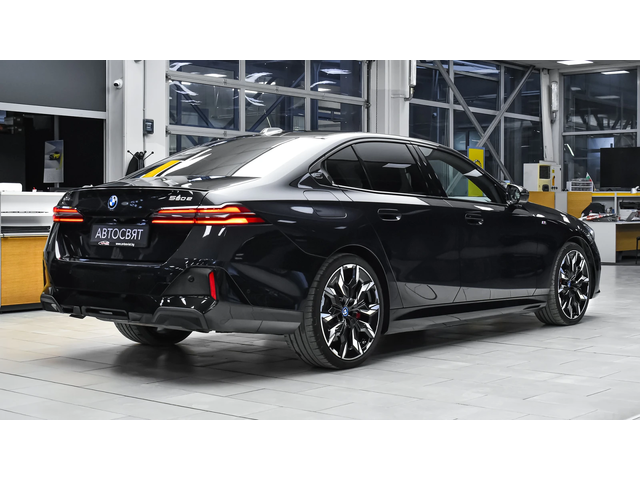 BMW 550 e xDrive M Sport Pro PHEV Steptronic - автомобили, коли, обяви за нови и употребявани 5