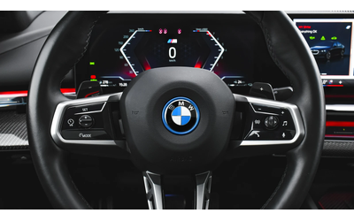 BMW 550 e xDrive M Sport Pro PHEV Steptronic - автомобили, коли, обяви за нови и употребявани 8