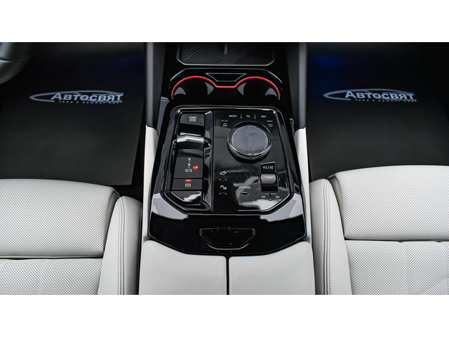 BMW 550 e xDrive M Sport Pro PHEV Steptronic - автомобили, коли, обяви за нови и употребявани 10