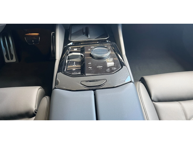 BMW 550 550e M-Sport - автомобили, коли, обяви за нови и употребявани 5