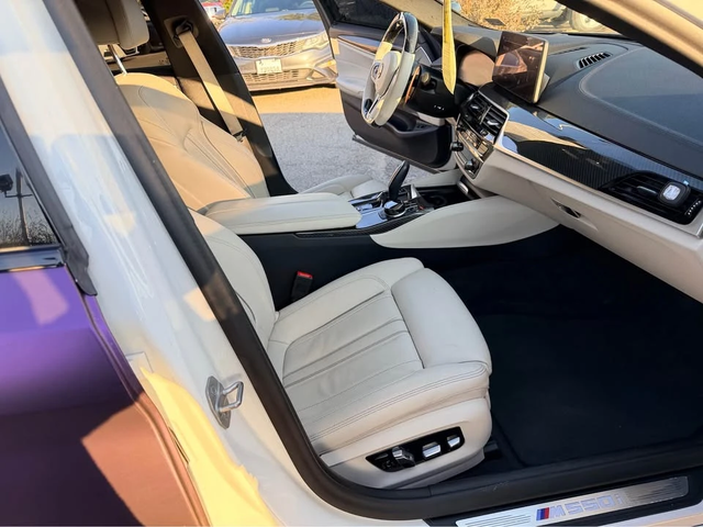BMW 550 M550I С РЕГИСТРАЦИЯ & АВТО КРЕДИТ - автомобили, коли, обяви за нови и употребявани 13