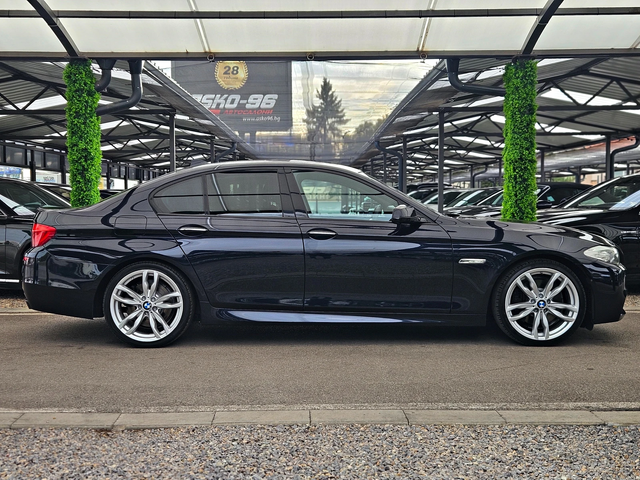 BMW 550 M/XD/DIGITAL/GERMANY/DISTR/HUD/360CAMERA/ОБДУХ/LIZ - автомобили, коли, обяви за нови и употребявани 3