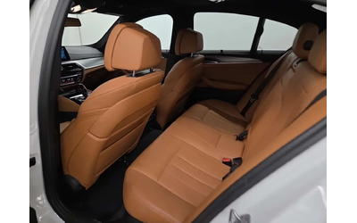 BMW 550 | M550I XDRIVE | 360 | harman kardon | обдухване - автомобили, коли, обяви за нови и употребявани 12