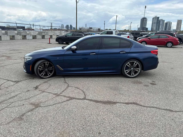 BMW 550 * M550i xDrive * ДИСТРОНИК * 360 * ОБДУХВАНЕ - автомобили, коли, обяви за нови и употребявани 1