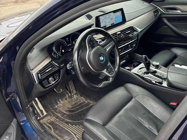 BMW 550 * M550i xDrive * ДИСТРОНИК * 360 * ОБДУХВАНЕ - автомобили, коли, обяви за нови и употребявани 4