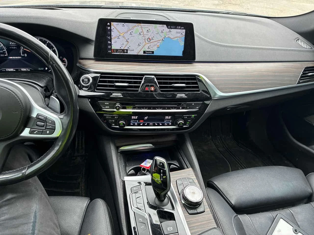 BMW 550 * M550i xDrive * ДИСТРОНИК * 360 * ОБДУХВАНЕ - автомобили, коли, обяви за нови и употребявани 8