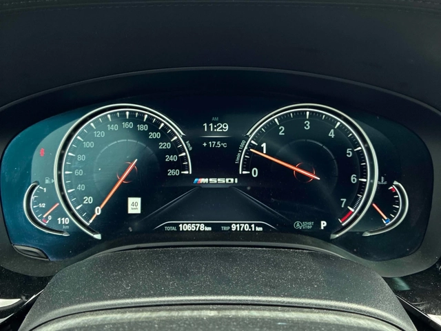BMW 550 M550i xDrive / CARFAX - автомобили, коли, обяви за нови и употребявани 7