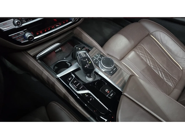 BMW 700 M550 | XDRIVE | B&O | HEAD UP - автомобили, коли, обяви за нови и употребявани 14