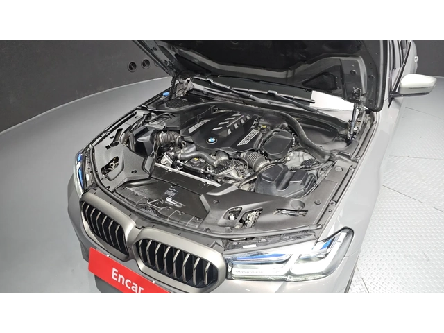 BMW 700 M550 | XDRIVE | B&O | HEAD UP - автомобили, коли, обяви за нови и употребявани 15