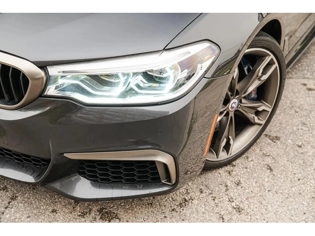 BMW 550 xDrive* M PACK* 360* HUD* BOWERS* DISTRO* CARBON - автомобили, коли, обяви за нови и употребявани 1