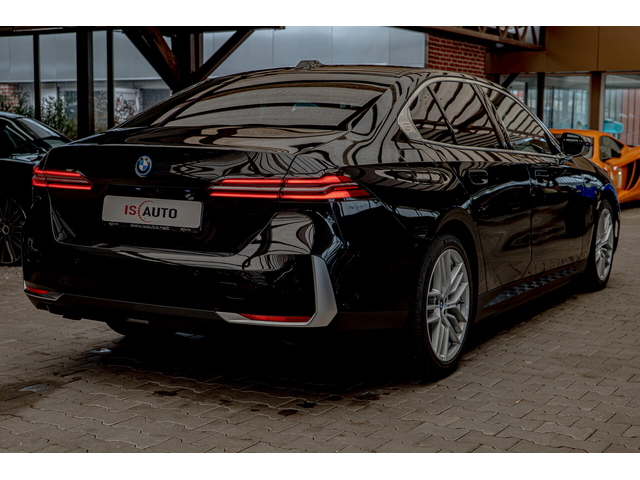 BMW 550 e/xDrive/M-Sport/HuD/Камера/Adaptive Drive - автомобили, коли, обяви за нови и употребявани 5