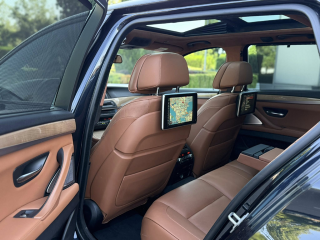 BMW 550 M550d xDrive Touring - автомобили, коли, обяви за нови и употребявани 10