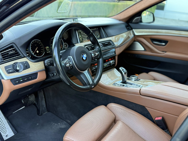 BMW 550 M550d xDrive Touring - автомобили, коли, обяви за нови и употребявани 7