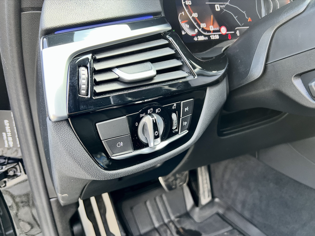 BMW 550 M550i xDrive Laser/Head-up/ H/K - автомобили, коли, обяви за нови и употребявани 9