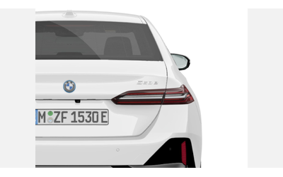 BMW 550e xDrive - автомобили, коли, обяви за нови и употребявани 6