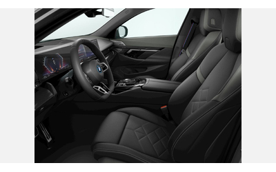 BMW 550e xDrive Sedan - автомобили, коли, обяви за нови и употребявани 7