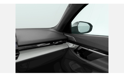 BMW 550e xDrive Sedan - автомобили, коли, обяви за нови и употребявани 9