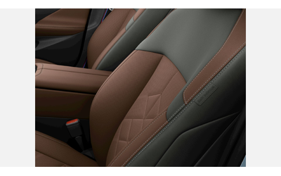 BMW 550e xDrive Sedan - автомобили, коли, обяви за нови и употребявани 7