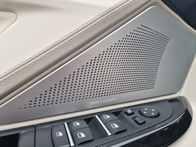 BMW 640 * INDIVIDUAL* Bang and Olufsen* Mpack* Kamera - автомобили, коли, обяви за нови и употребявани 6