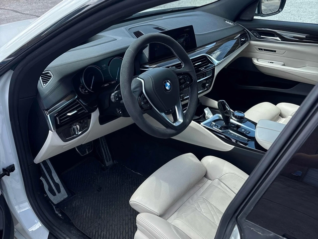 BMW 640 i xDrive/GT/Digital/360/HUD/H&K/ОБДУХВАНЕ - автомобили, коли, обяви за нови и употребявани 7