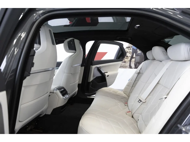 BMW 700 Series 750e xDrive 3 - автомобили, коли, обяви за нови и употребявани 12